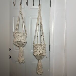 Elegant Cream Macramé Hanging Basket